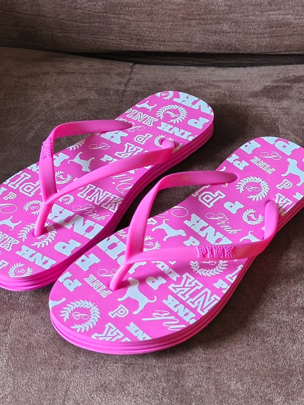 VS PINK Flip Flops